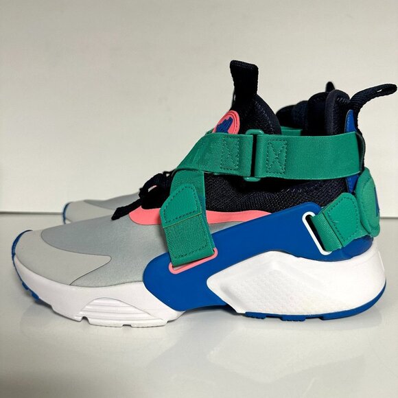 Nike Huarache City Sneaker - Picture 4 of 10